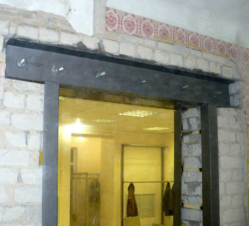 Прорезка и усиление проемов